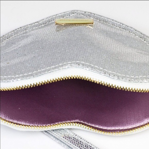 Deux Lux Heart Shaped Silver Sparkle Baby Pouch - Picture 13 of 16